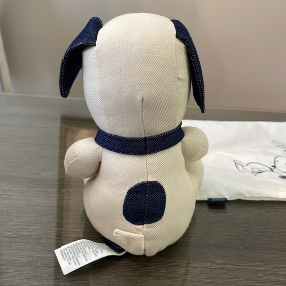 Snoopy Limited-Edition Plush Toy NWT & Dust Bag - Picture 7 of 14